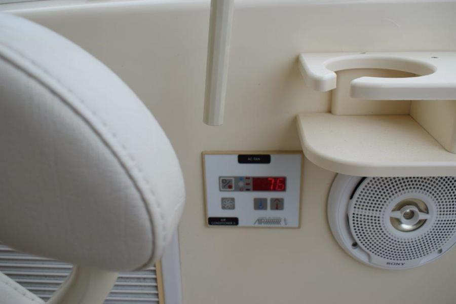 Fly-bridge AC control unit