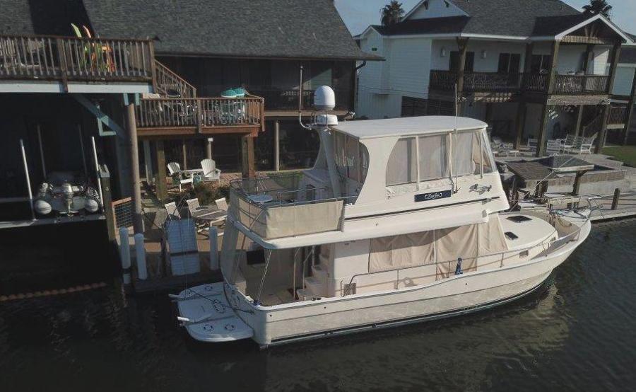 2005 Mainship 400