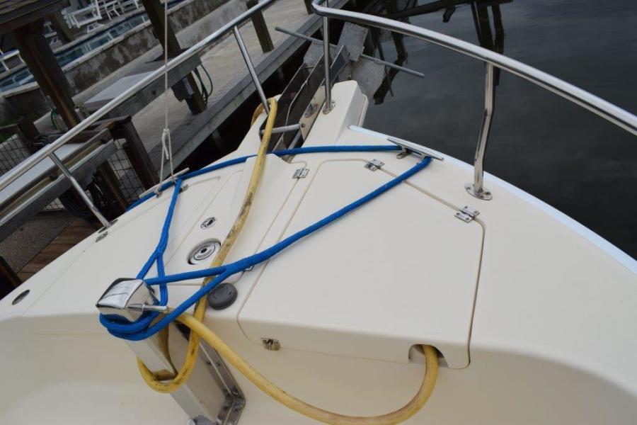 2005 Mainship 400