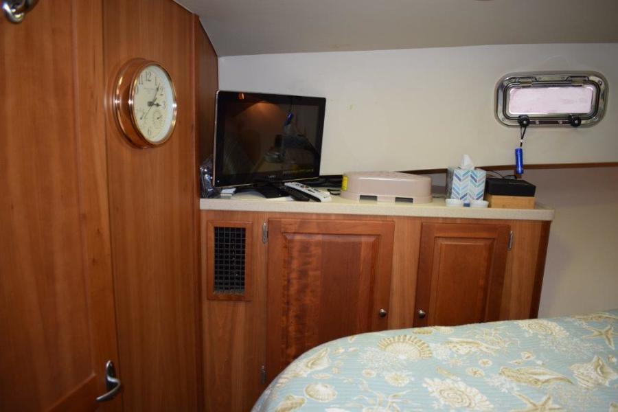 2005 Mainship 400