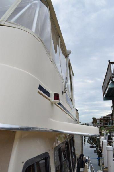 2005 Mainship 400