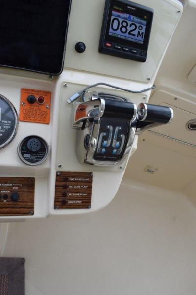 2005 Mainship 400