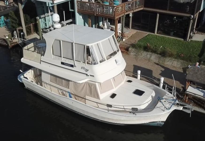 2005 Mainship 400