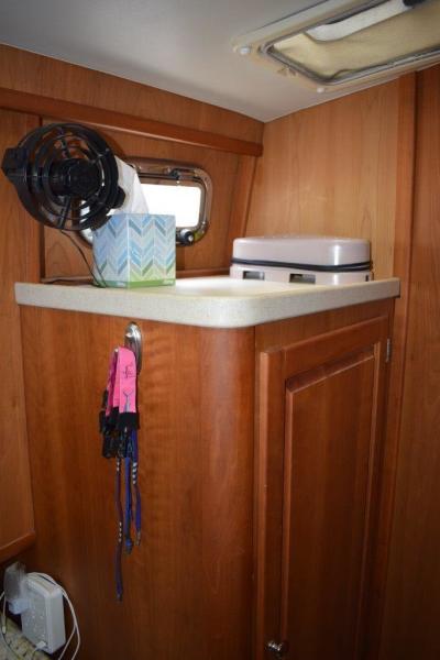 2005 Mainship 400