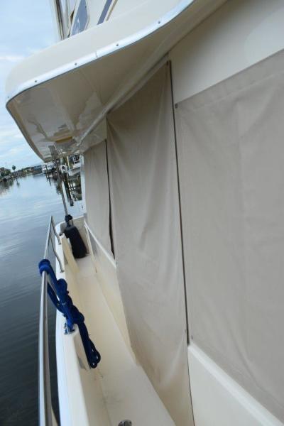2005 Mainship 400
