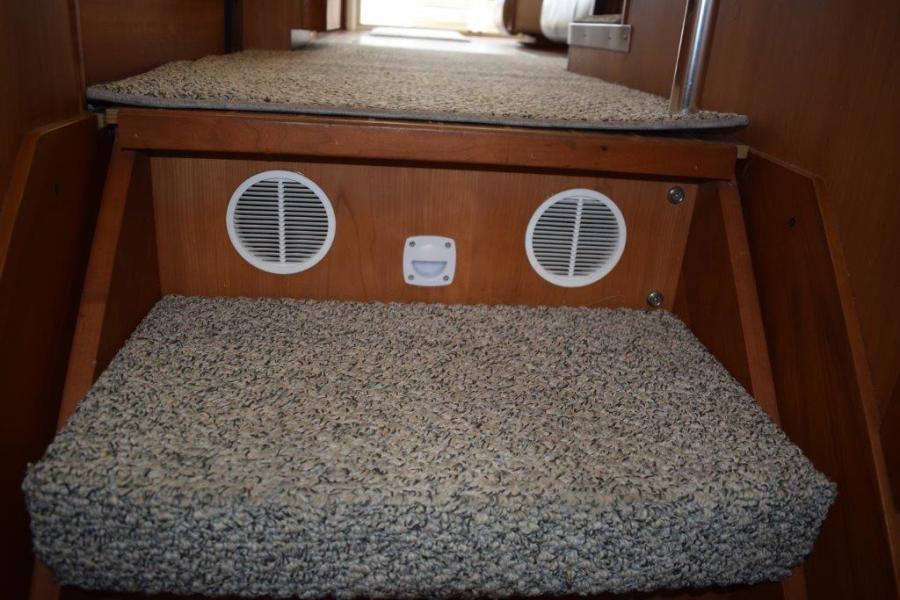 2005 Mainship 400