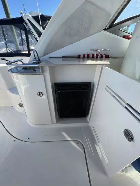 2008 Sea Ray 330 Sundancer