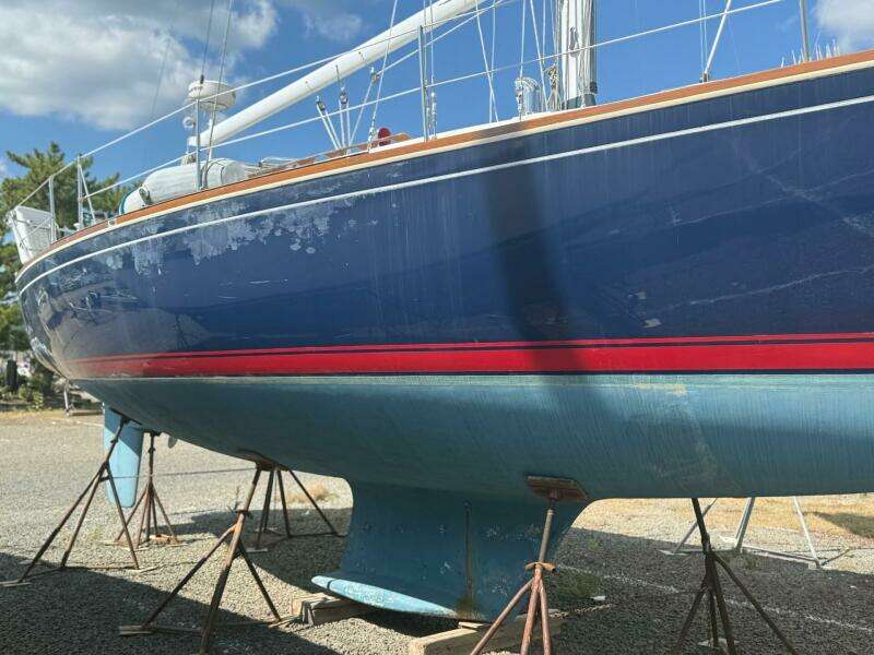 Hull paint failure on hull stbd side stabd s Hull paint failure on hull stbd side stabd s