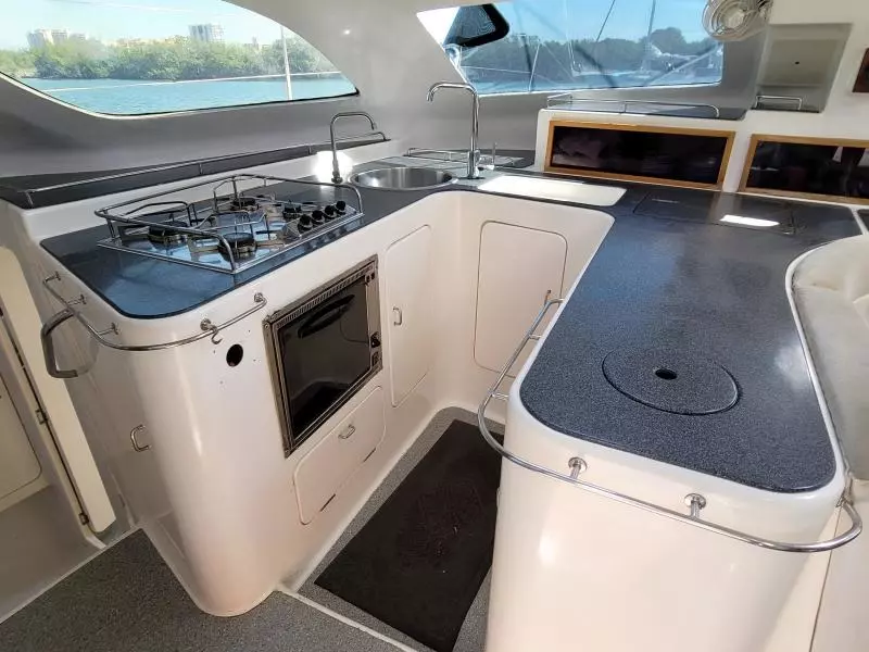 BLUE SHADOWS 38ft Voyage Yachts Yacht For Sale