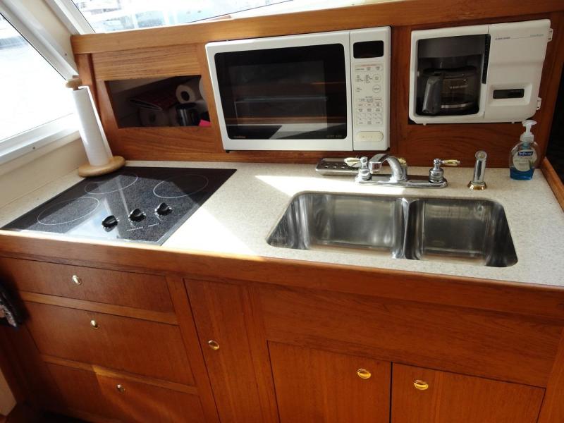 2001 Mainship 430 Trawler