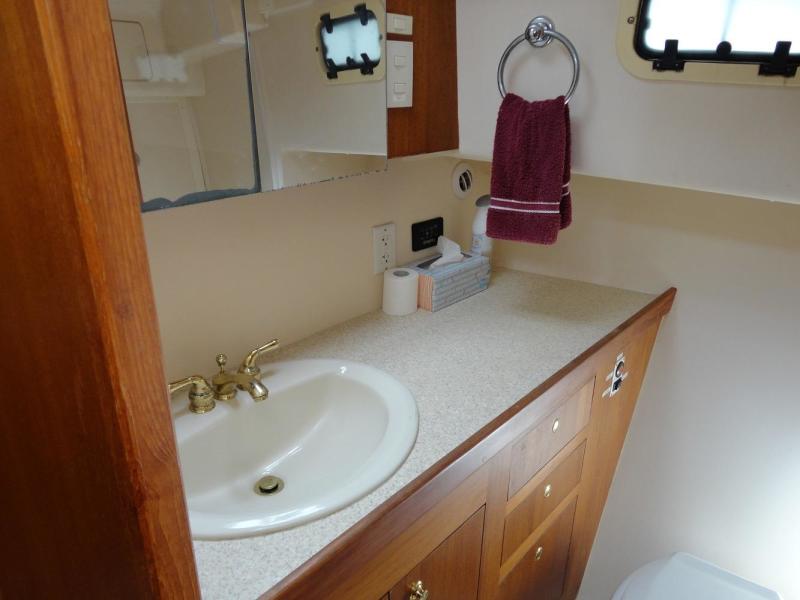 2001 Mainship 430 Trawler