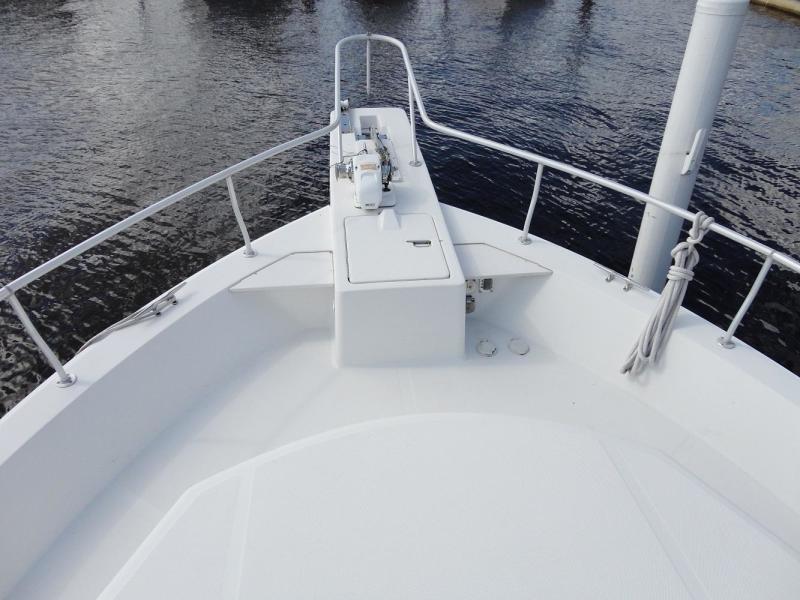 2001 Mainship 430 Trawler
