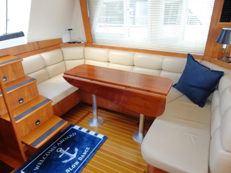 2001 Mainship 430 Trawler