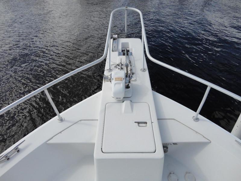 2001 Mainship 430 Trawler