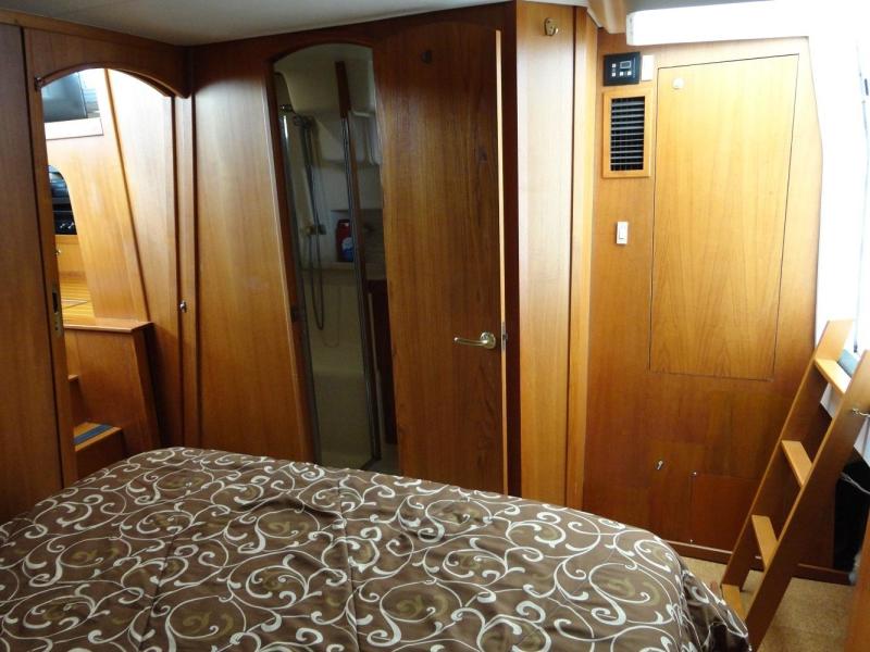 2001 Mainship 430 Trawler