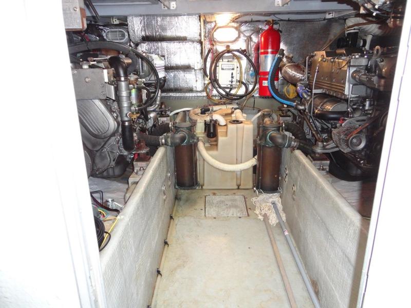 2001 Mainship 430 Trawler