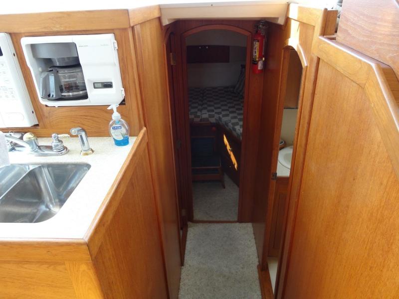 2001 Mainship 430 Trawler