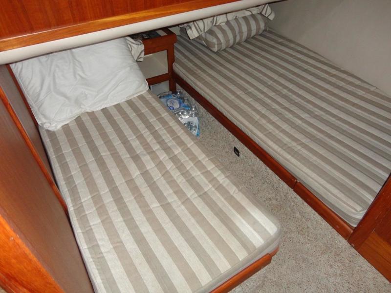 2001 Mainship 430 Trawler