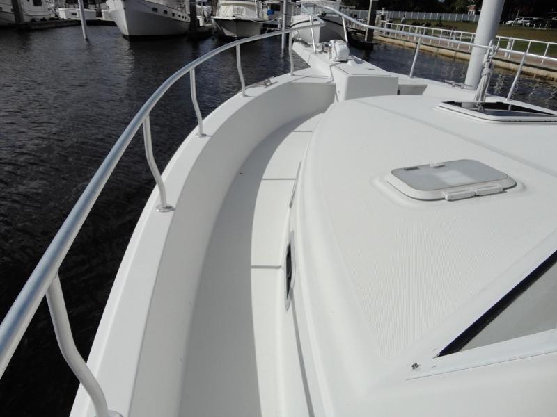 2001 Mainship 430 Trawler