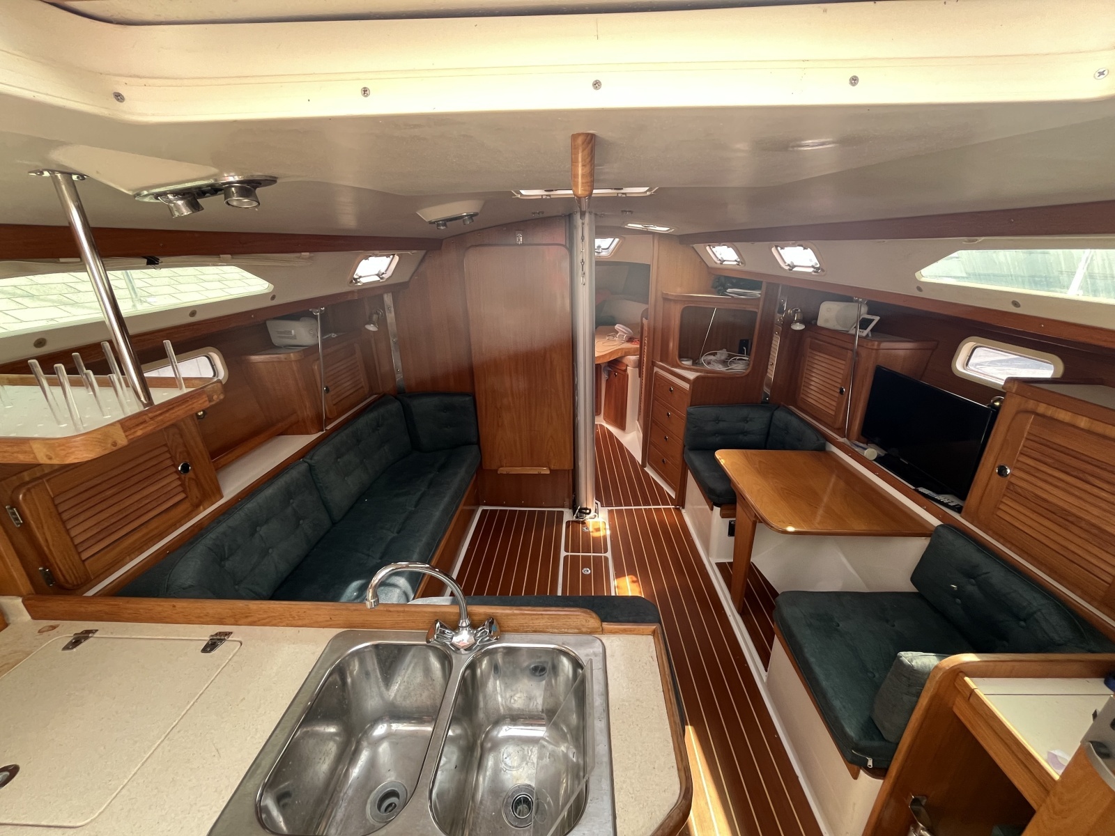 Gypsy Wagon 36ft Catalina Yacht For Sale