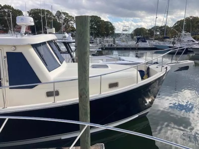 2007 Mainship Hardtop Trawler