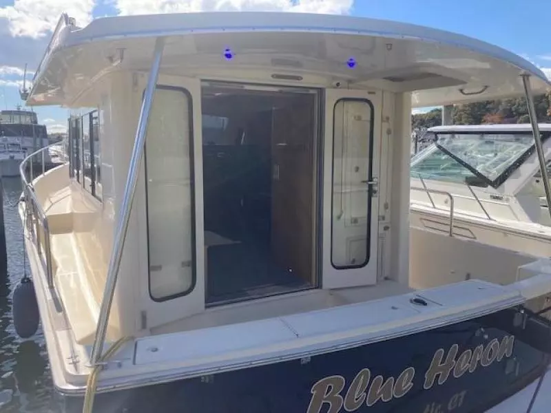 2007 Mainship Hardtop Trawler