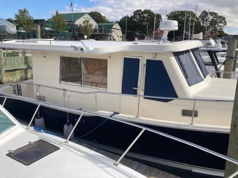 2007 Mainship Hardtop Trawler