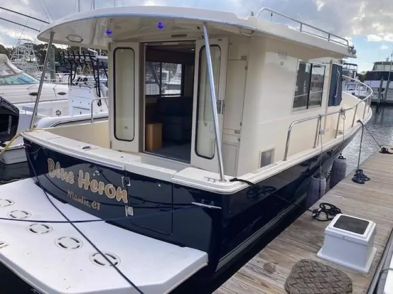 2007 Mainship Hardtop Trawler