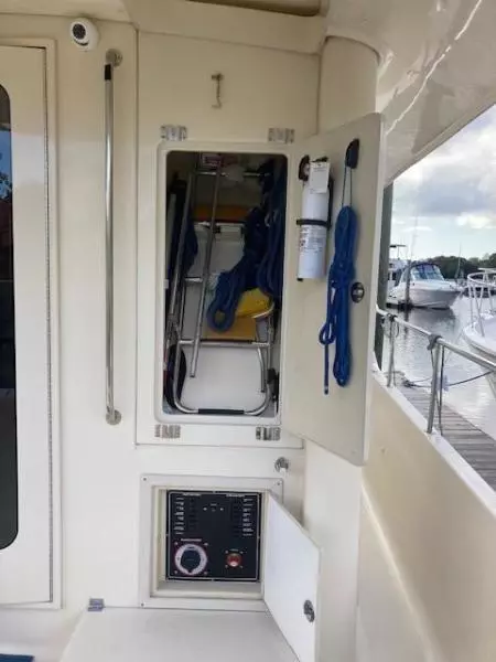 2007 Mainship Hardtop Trawler