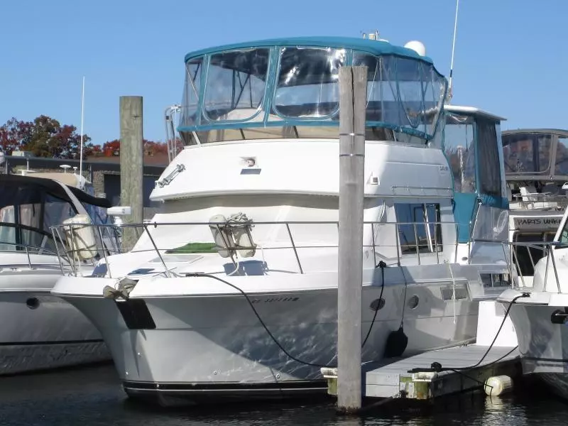 1998 Carver 405 Motor Yacht