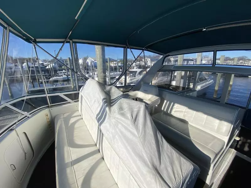 1998 Carver 405 Motor Yacht