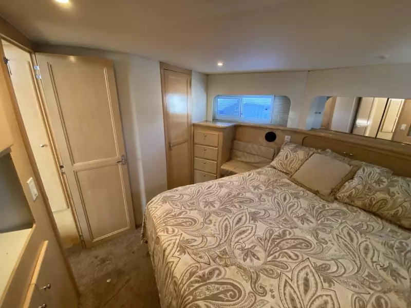 1998 Carver 405 Motor Yacht