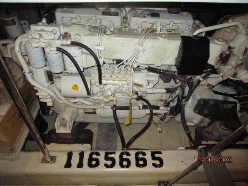46' Carver starboard main engine
