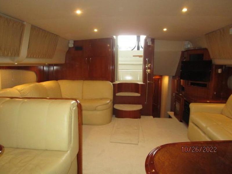 46' Carver salon aft