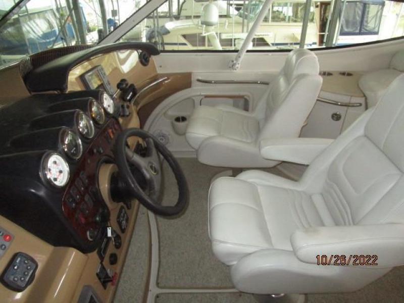46' Carver starboard forward