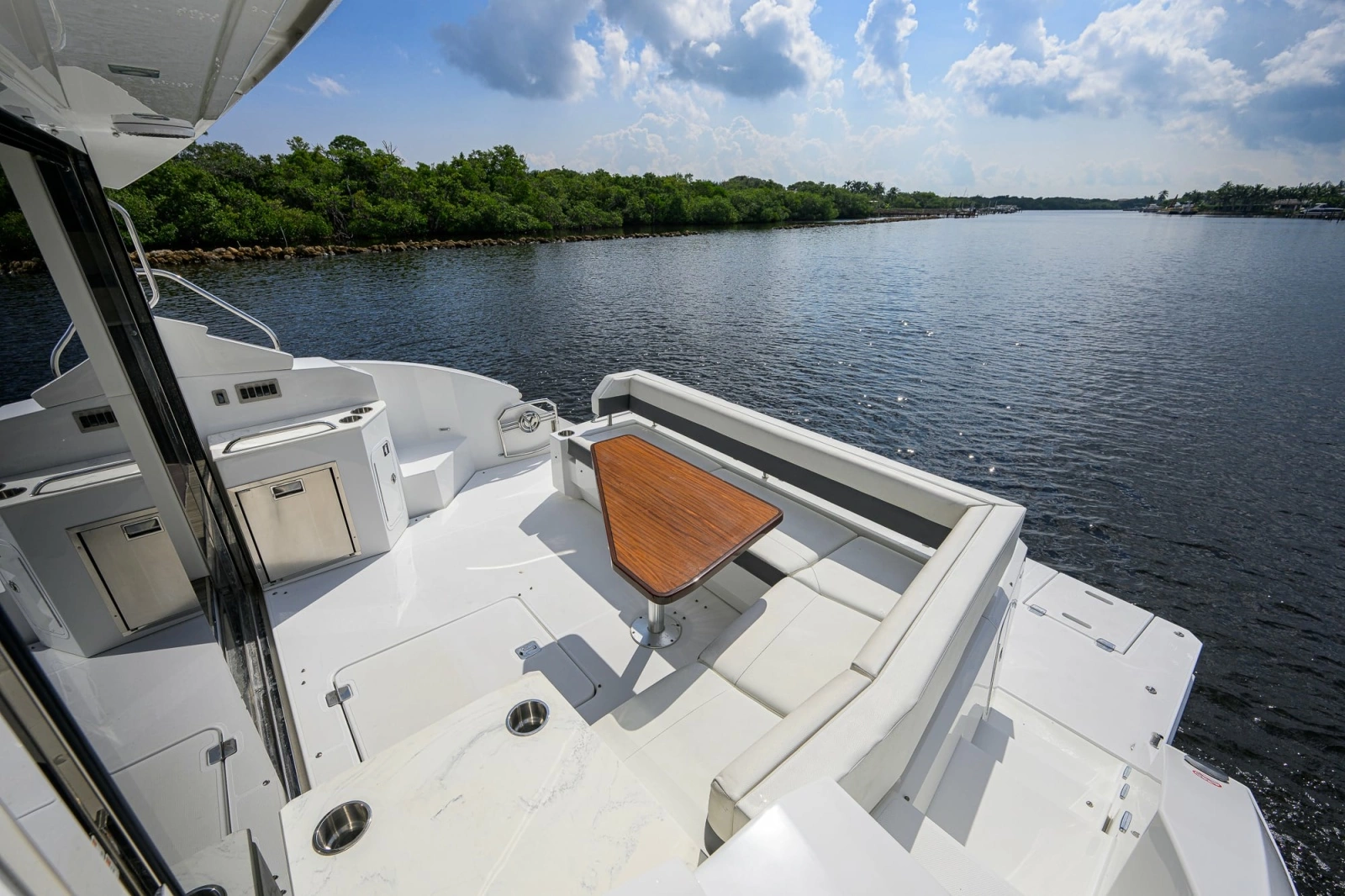 2020 Cruisers 46 Cantius