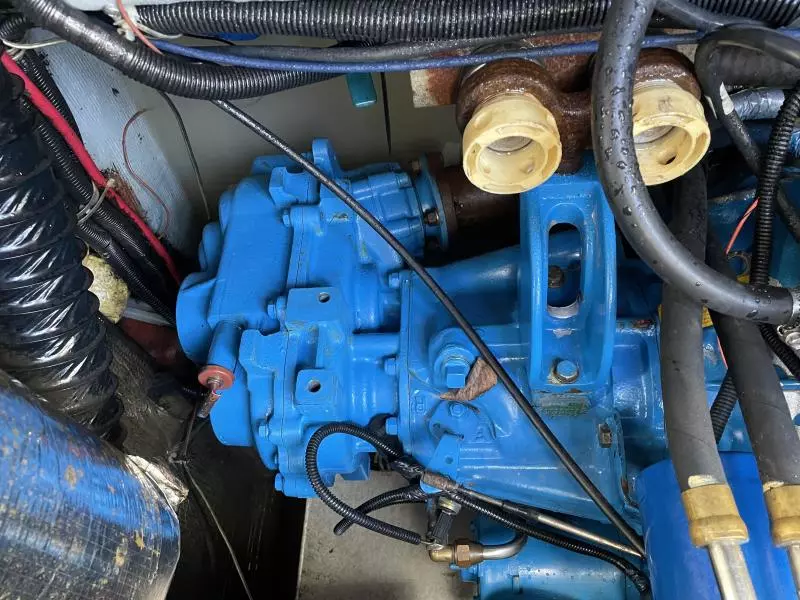 1997 Carver 350 Mariner