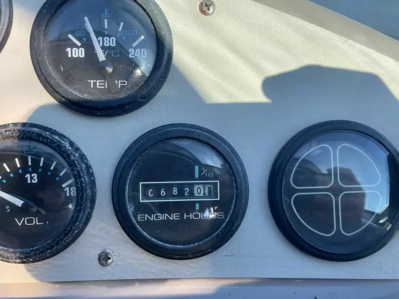 1997 Carver 350 Mariner