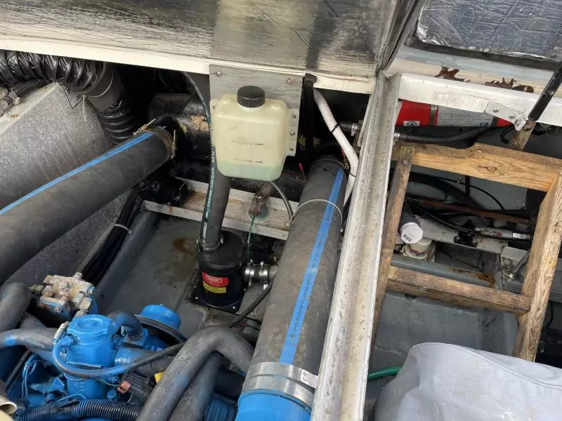 1997 Carver 350 Mariner