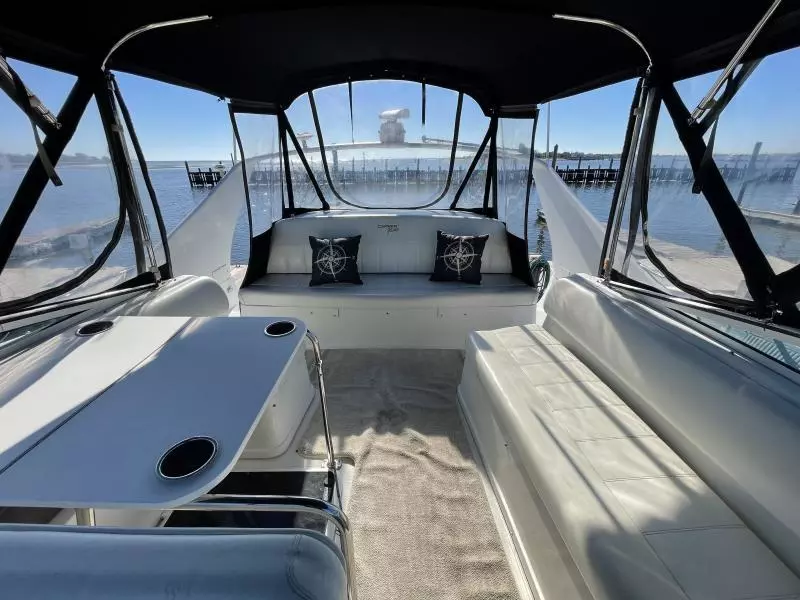 1997 Carver 350 Mariner