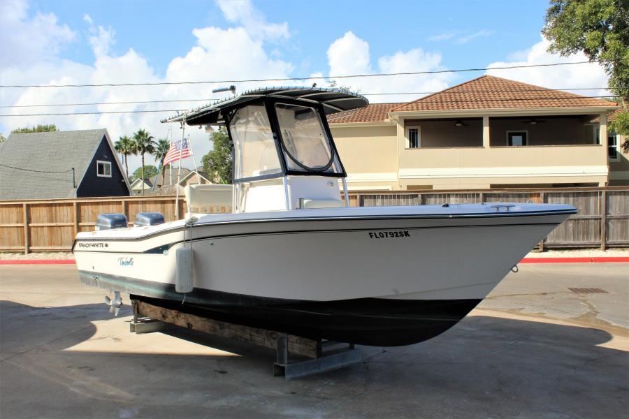 2004 Grady-White Advance 257