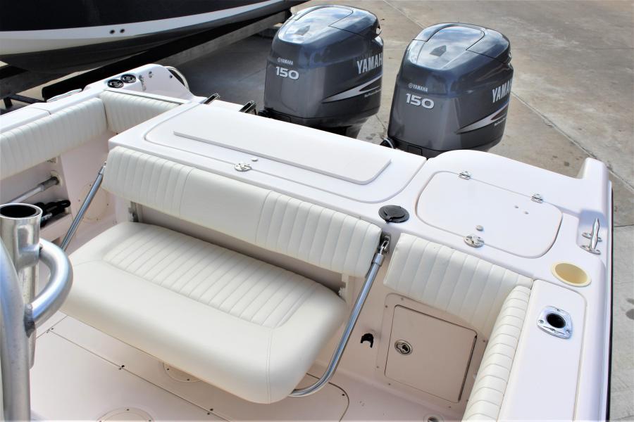 2004 Grady-White Advance 257