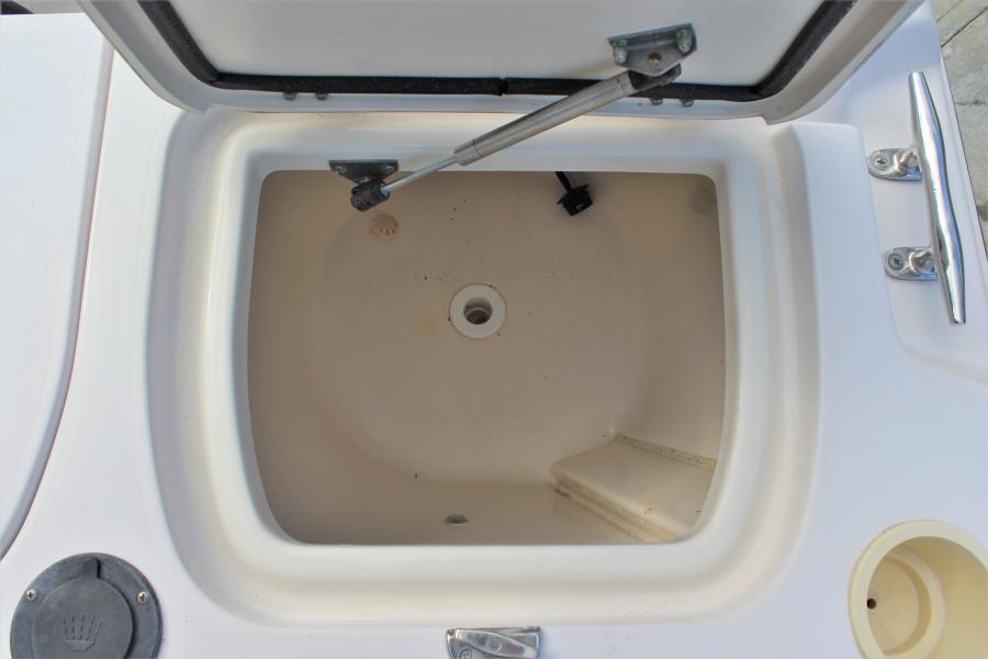 2004 Grady-White Advance 257