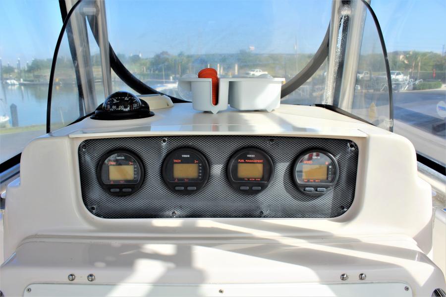 2004 Grady-White Advance 257