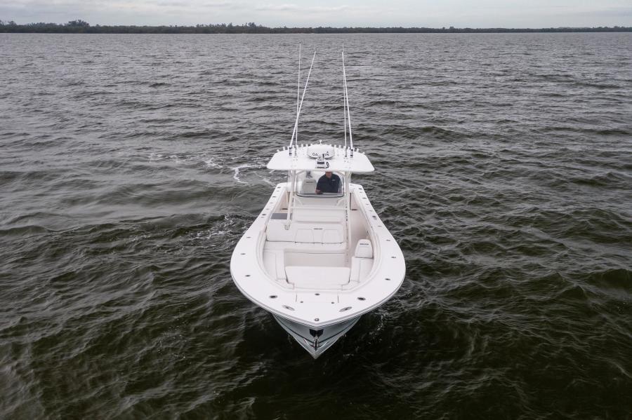 2015 Regulator 34 Center Console