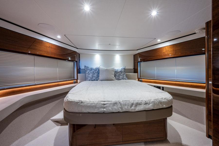 Princess F62 Alice Vesta - Forward Stateroom