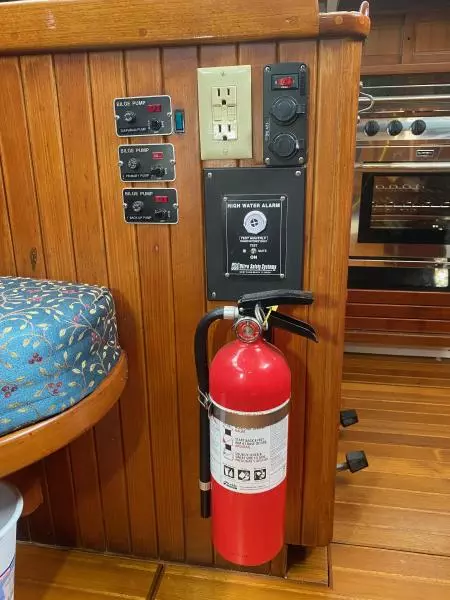 1981 Tayana Flying Dutchman 12