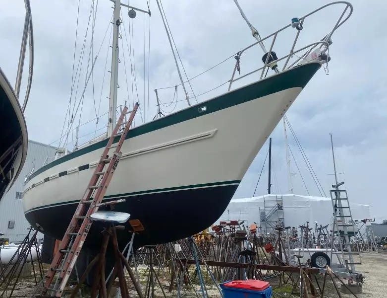 1981 Tayana Flying Dutchman 12