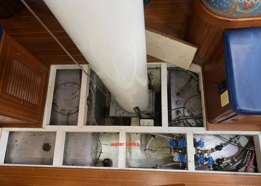 1981 Tayana Flying Dutchman 12