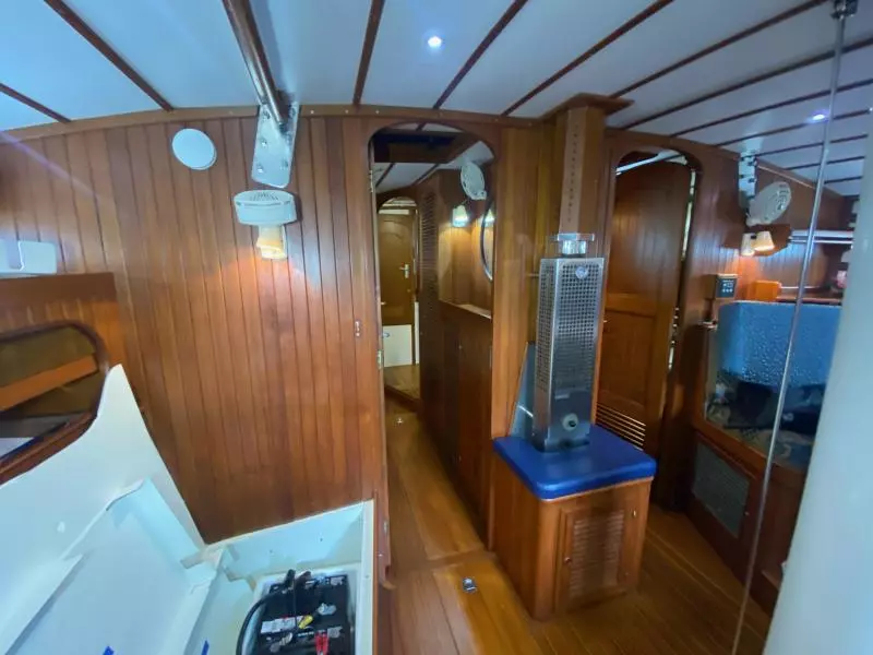 1981 Tayana Flying Dutchman 12